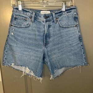 Abercrombie and Fitch Mid Rise Baggy Short